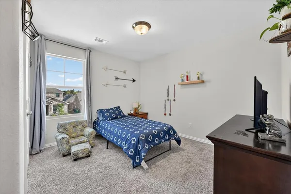 $3,000 | 210 Briarwood, Lake Dallas, TX 75065