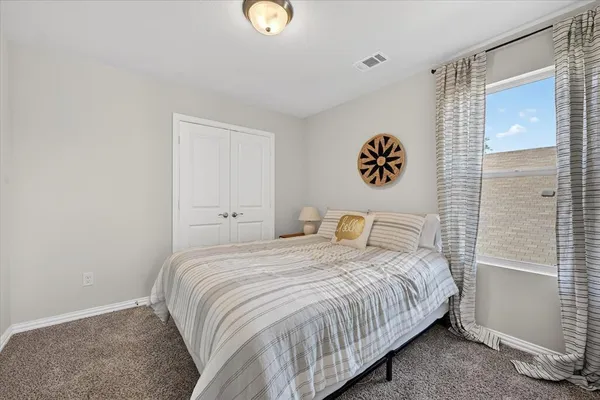 $3,000 | 210 Briarwood, Lake Dallas, TX 75065