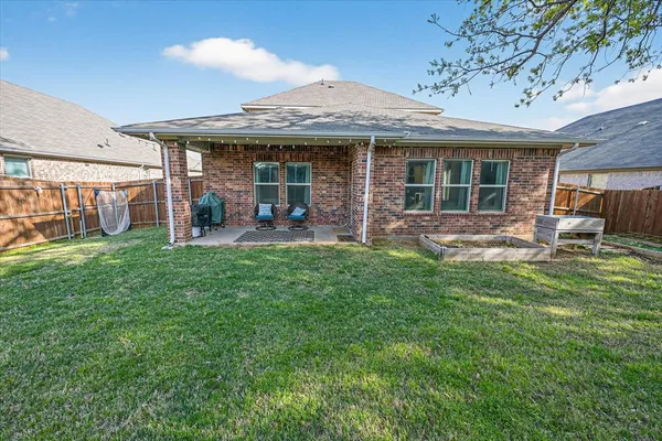 $3,000 | 210 Briarwood, Lake Dallas, TX 75065