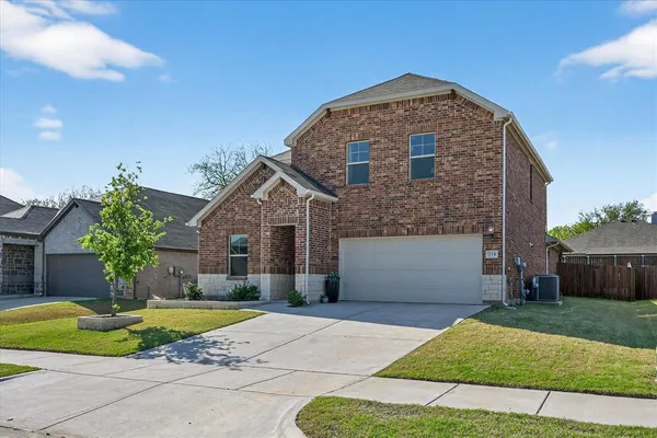 $3,000 | 210 Briarwood, Lake Dallas, TX 75065