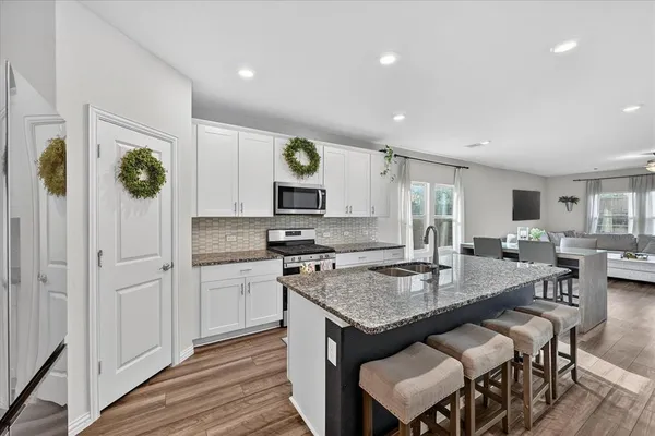 $3,000 | 210 Briarwood, Lake Dallas, TX 75065