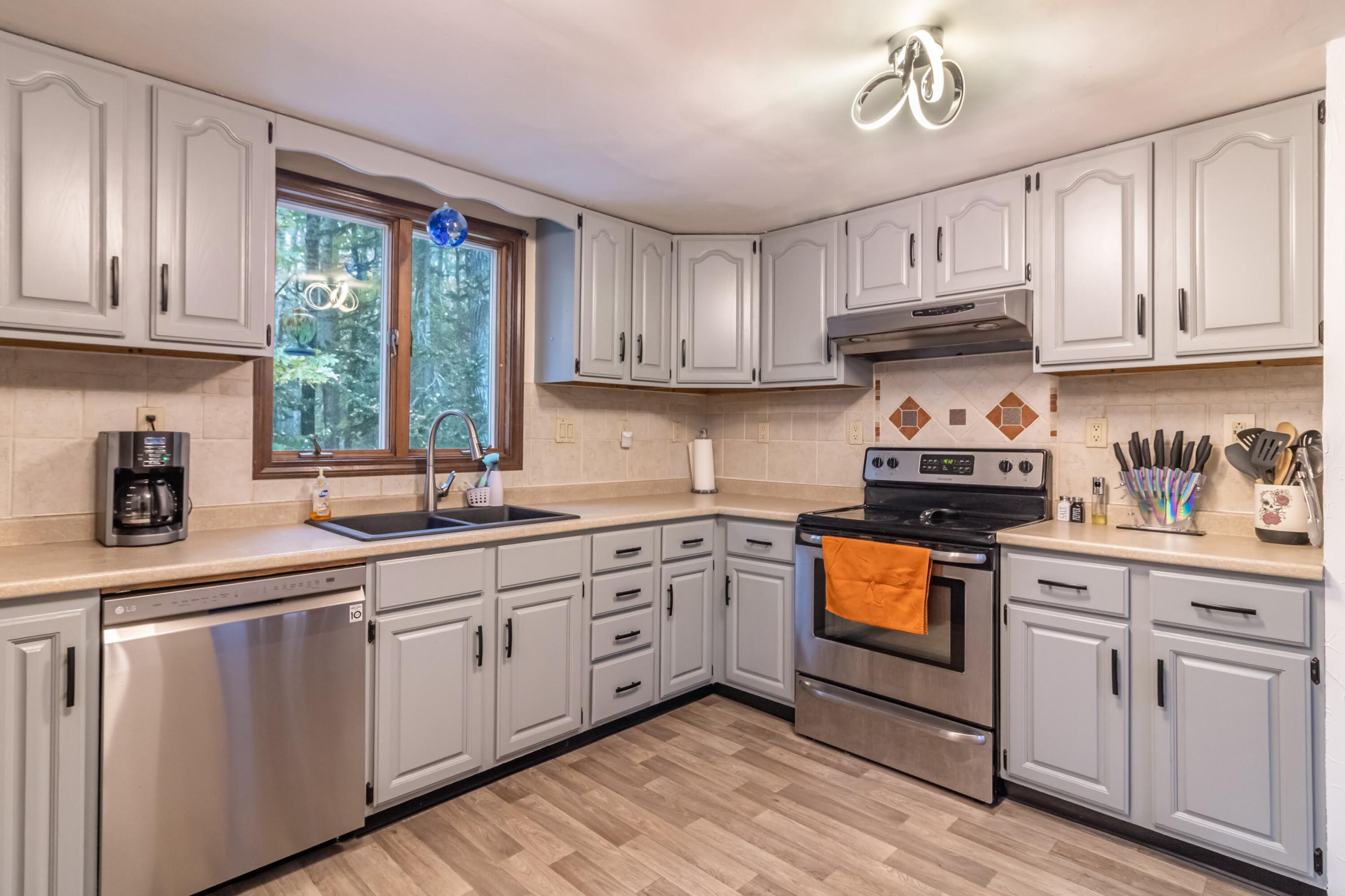 17 Brian Drive Brewer, ME 04412 - Photo 27 of 55 17 Brian Drive Interiors-8