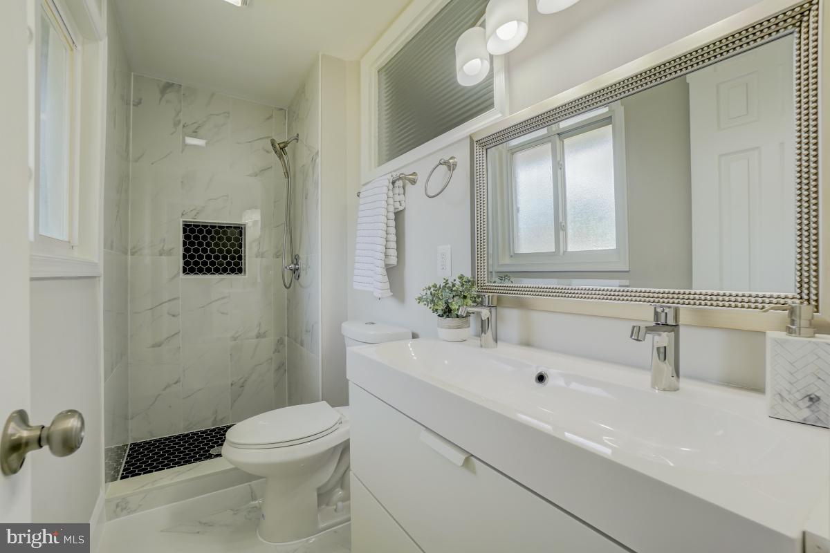 8614 Riggs Road Hyattsville, MD 20783 - Photo 16 of 28 Master Bathroom