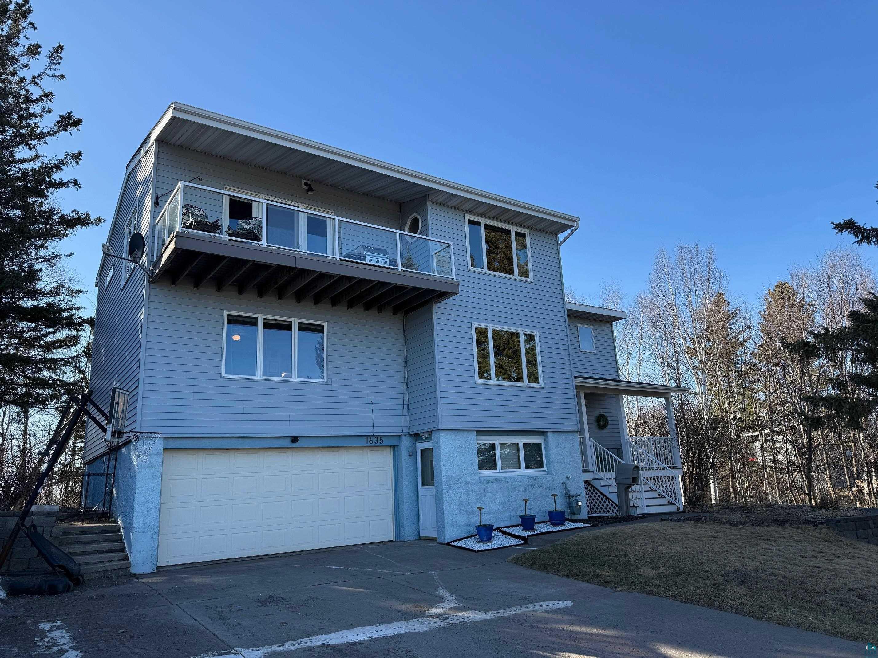 1635 Cliff Avenue Duluth, MN 55811 - Photo 1 of 31