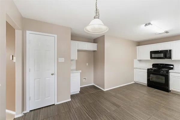 $2,400 | 11015 Shumard Oak Court, Houston, TX 77065