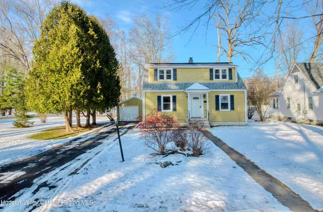 $399,000 | 17 Spencer Boulevard, Coxsackie, NY 12051
