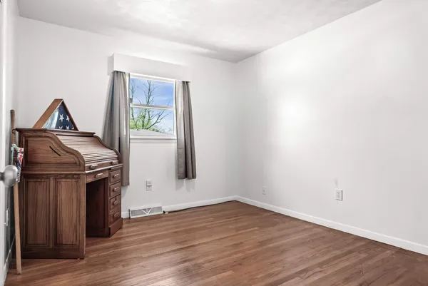 $161,900 | 610 Rayjon Drive, Oreana, IL 62554