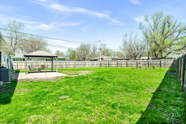 $161,900 | 610 Rayjon Drive, Oreana, IL 62554