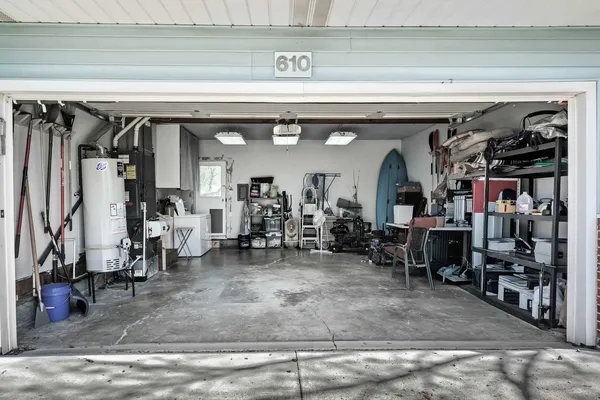 $161,900 | 610 Rayjon Drive, Oreana, IL 62554