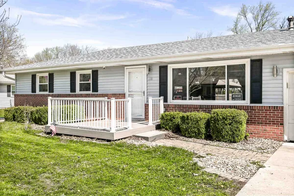 $161,900 | 610 Rayjon Drive, Oreana, IL 62554