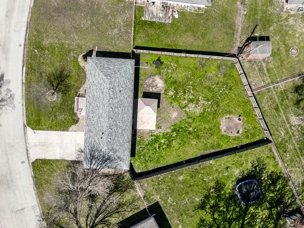 $161,900 | 610 Rayjon Drive, Oreana, IL 62554