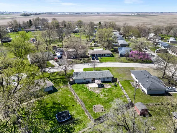 $161,900 | 610 Rayjon Drive, Oreana, IL 62554