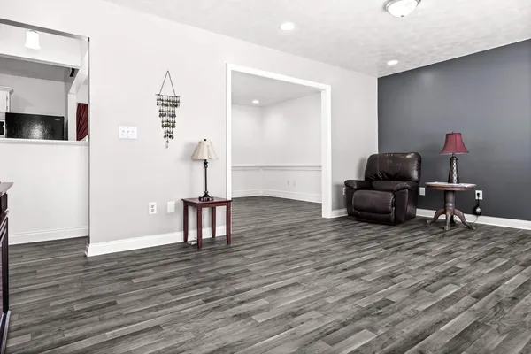 $161,900 | 610 Rayjon Drive, Oreana, IL 62554