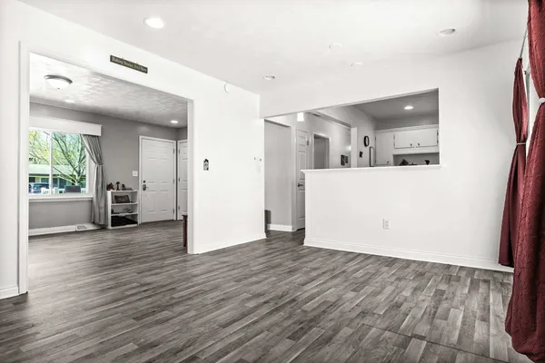 $161,900 | 610 Rayjon Drive, Oreana, IL 62554