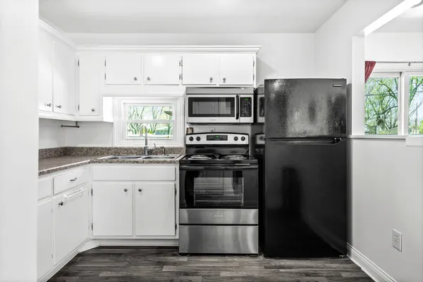 $161,900 | 610 Rayjon Drive, Oreana, IL 62554