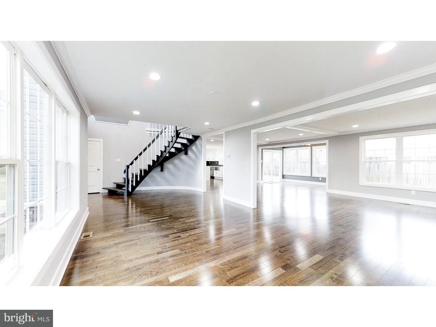 6 Holden Road Cherry Hill, NJ 08034 - Photo 6 of 25 Living Room