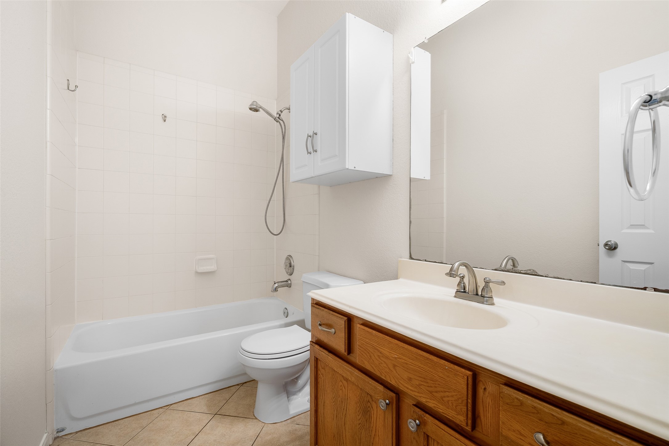 7510 Summer Dale Drive Rosenberg, TX 77469 - Photo 11 of 17 a bathroom with a sink a toilet and shower