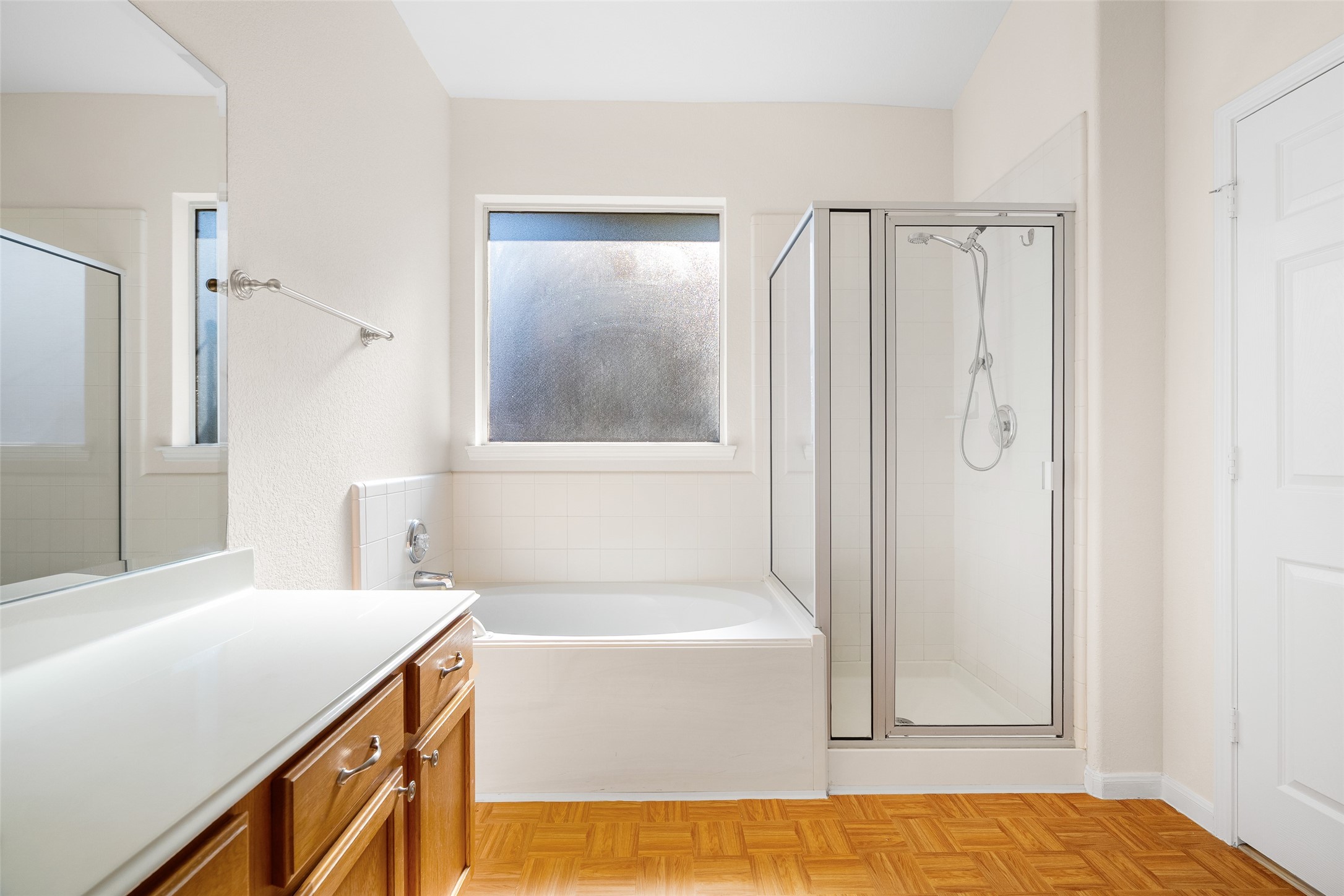 7510 Summer Dale Drive Rosenberg, TX 77469 - Photo 8 of 17 a bathroom with a bathtub and a shower