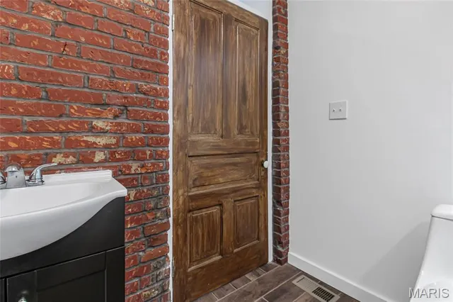 $230,000 | 5200 Dewey Avenue, St. Louis, MO 63116