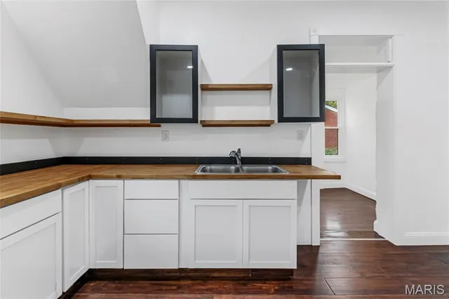 $230,000 | 5200 Dewey Avenue, St. Louis, MO 63116