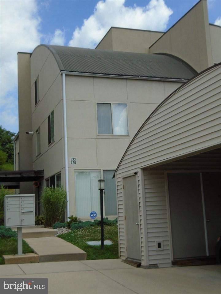 122 Blue Ridge Circle Harrisburg, PA 17110 - Photo 1 of 25 Gallery Image 1