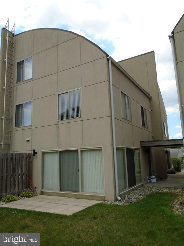 122 Blue Ridge Circle Harrisburg, PA 17110 - Photo 3 of 25 Gallery Image 3