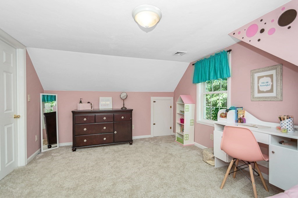 34 Springvale Road Reading, MA 01867 - Photo 19 of 35 Gallery Image 19
