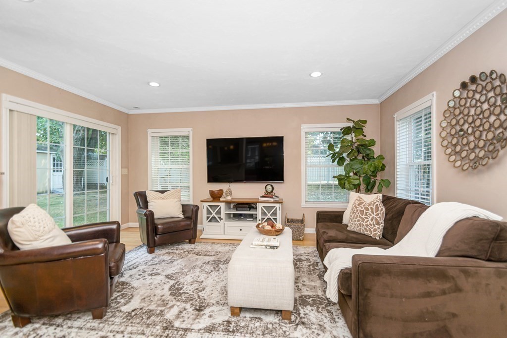 34 Springvale Road Reading, MA 01867 - Photo 3 of 35 Gallery Image 3