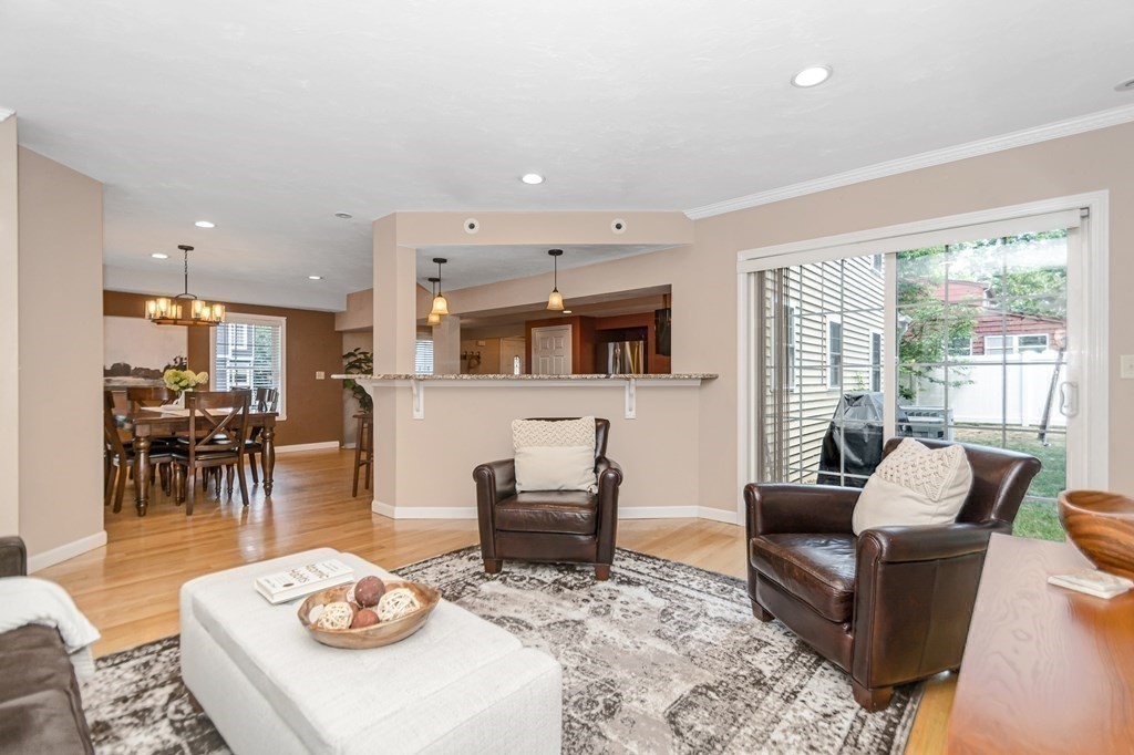 34 Springvale Road Reading, MA 01867 - Photo 4 of 35 Gallery Image 4