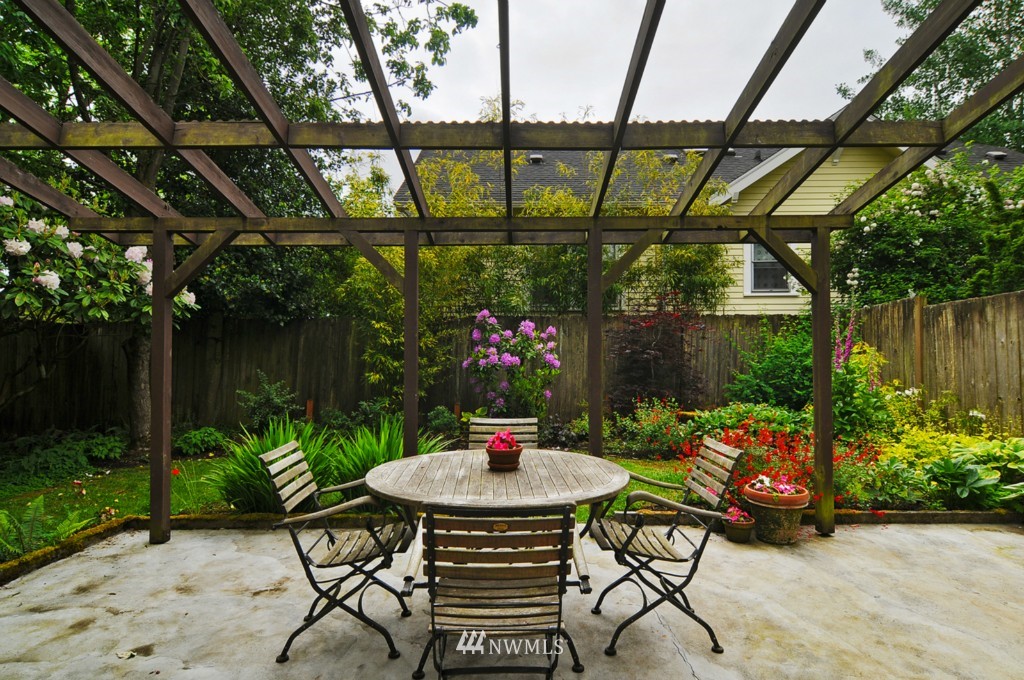 2105 North 57th Street Seattle, WA 98103 - Photo 13 of 15 Gallery Image 13
