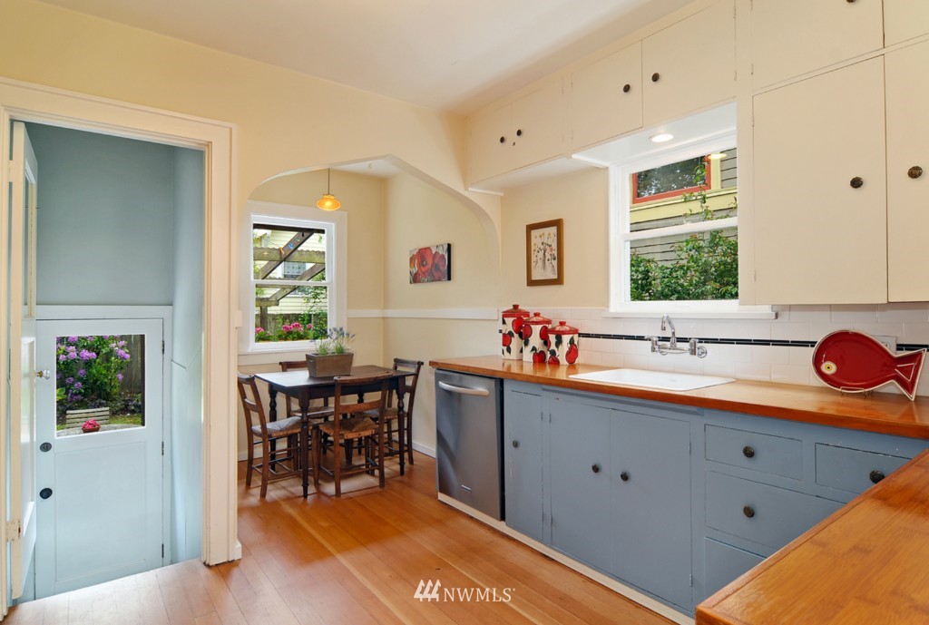 2105 North 57th Street Seattle, WA 98103 - Photo 5 of 15 Gallery Image 5