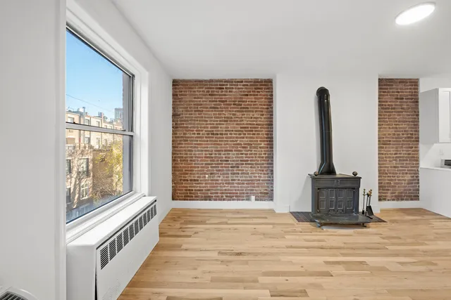 $685,000 | 145 West 80th Street, Unit 4R | Upper West Side