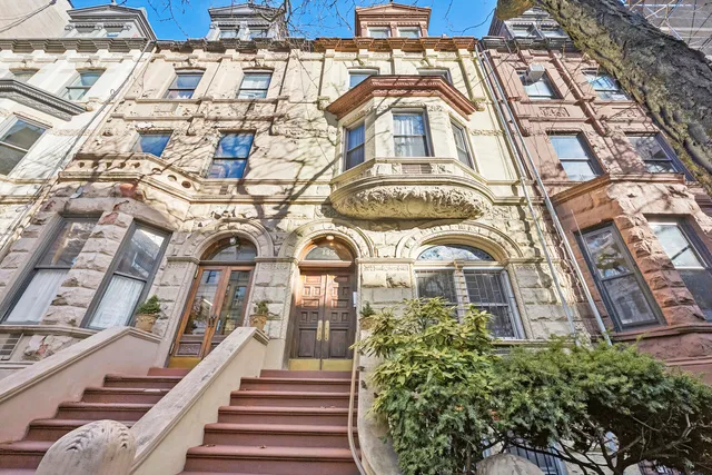 $685,000 | 145 West 80th Street, Unit 4R | Upper West Side