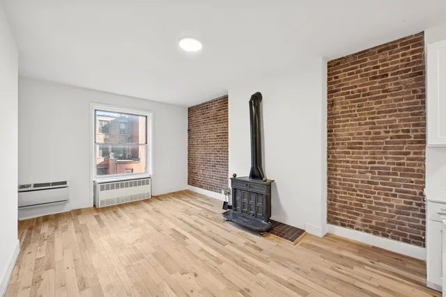 $685,000 | 145 West 80th Street, Unit 4R | Upper West Side