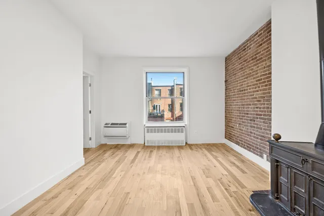 $685,000 | 145 West 80th Street, Unit 4R | Upper West Side