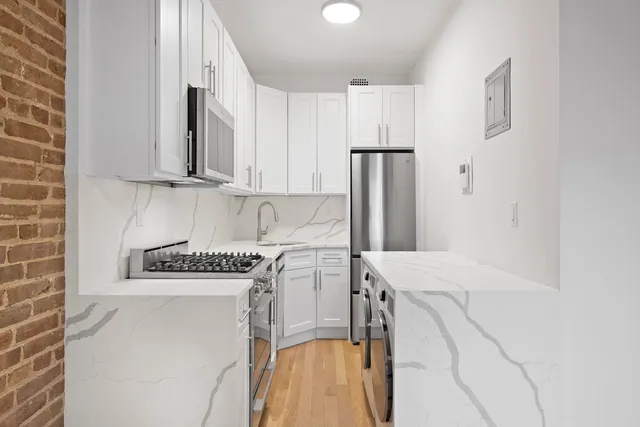 $685,000 | 145 West 80th Street, Unit 4R | Upper West Side