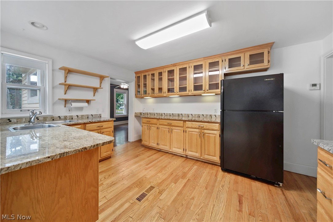 1927 Brainard Road Cleveland, OH 44124 - Photo 11 of 30