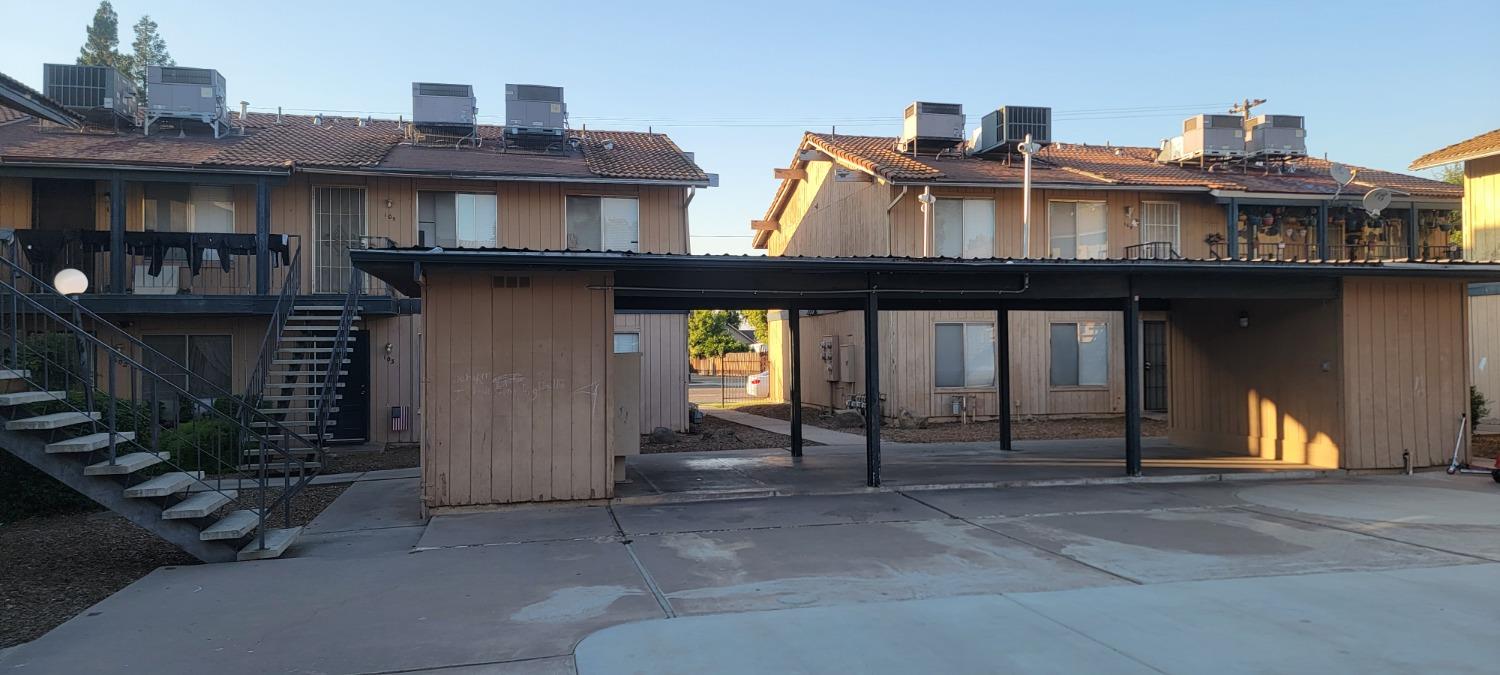 657 West Parlier Avenue, Unit 121 Reedley, CA 93654 - Photo 3 of 14 Gallery Image 3