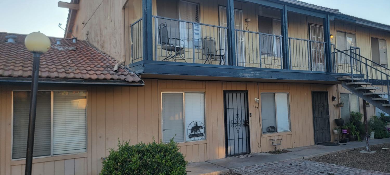 657 West Parlier Avenue, Unit 121 Reedley, CA 93654 - Photo 4 of 14 Gallery Image 4