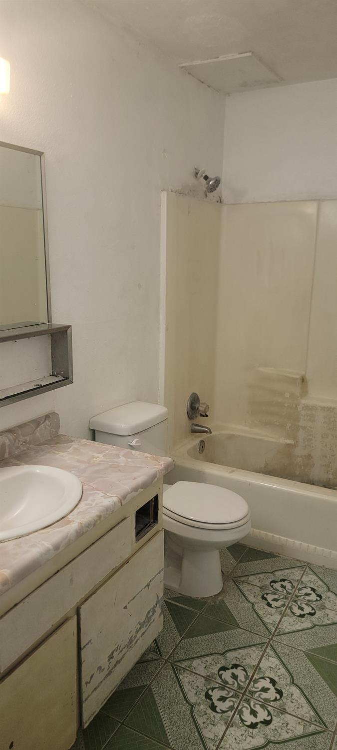 657 West Parlier Avenue, Unit 121 Reedley, CA 93654 - Photo 7 of 14 Gallery Image 7