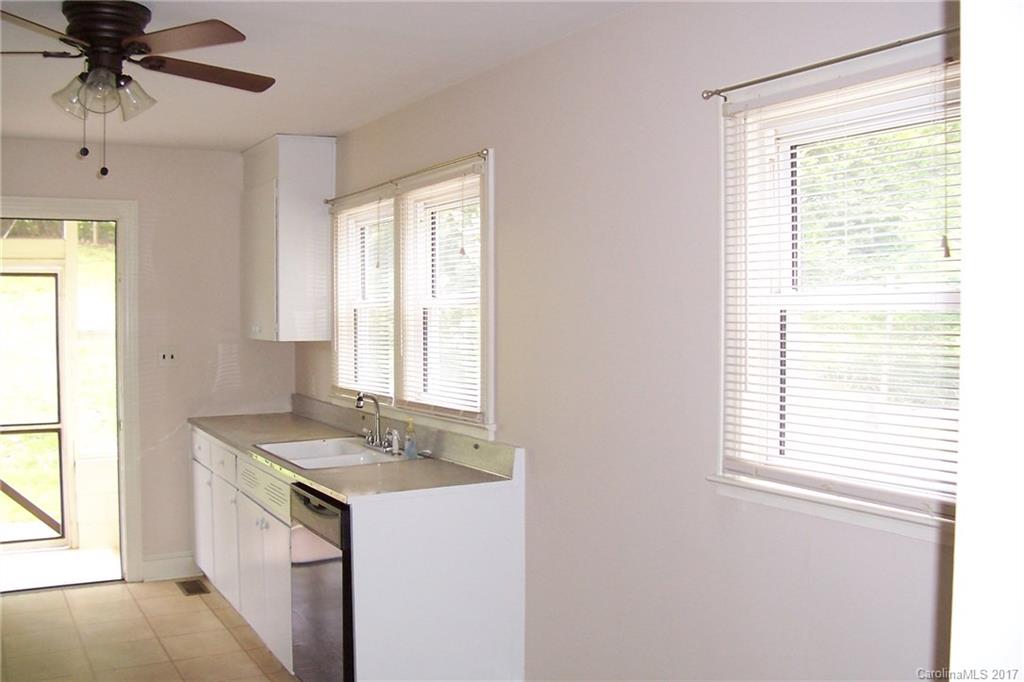 729 Mundy Field Road Canton, NC 28716 - Photo 10 of 23