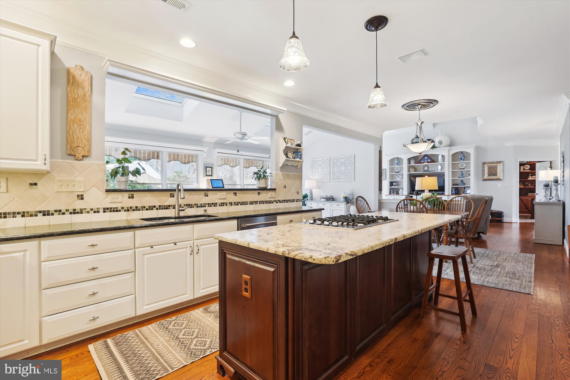 10904 Hunter Gate Way Reston, VA 20194 - Photo 5 of 90