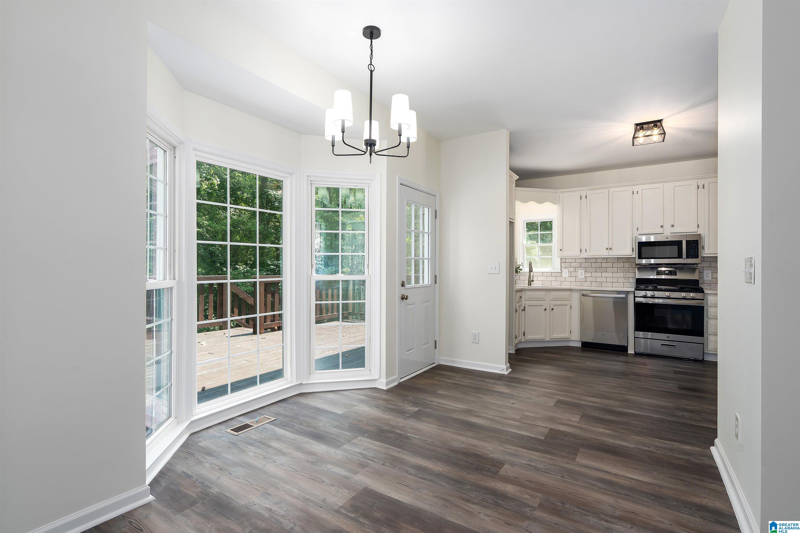 2013 Little Ridge Circle Birmingham, AL 35242 - Photo 10 of 31