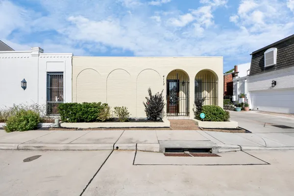 $1,950 | 4112 Meyerwood Drive, Houston, TX 77025