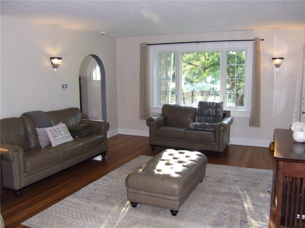 1439 Cliffview Road Pittsburgh, PA 15212 - Photo 6 of 20 Gallery Image 6