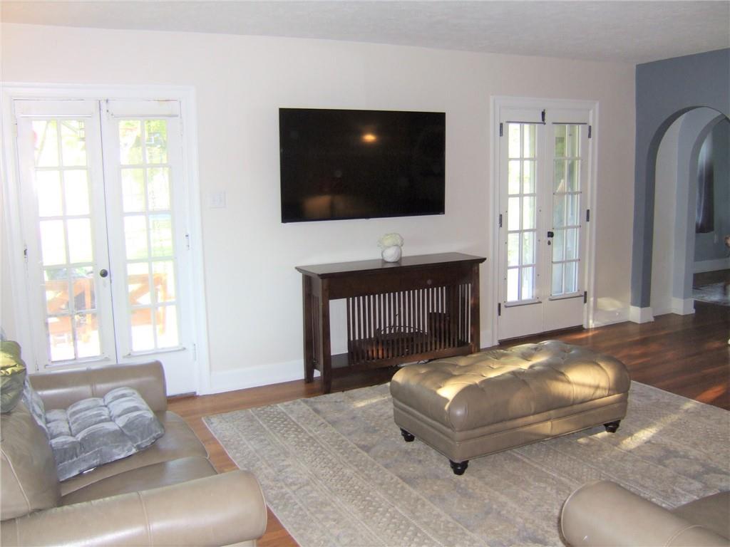 1439 Cliffview Road Pittsburgh, PA 15212 - Photo 8 of 20 Gallery Image 8