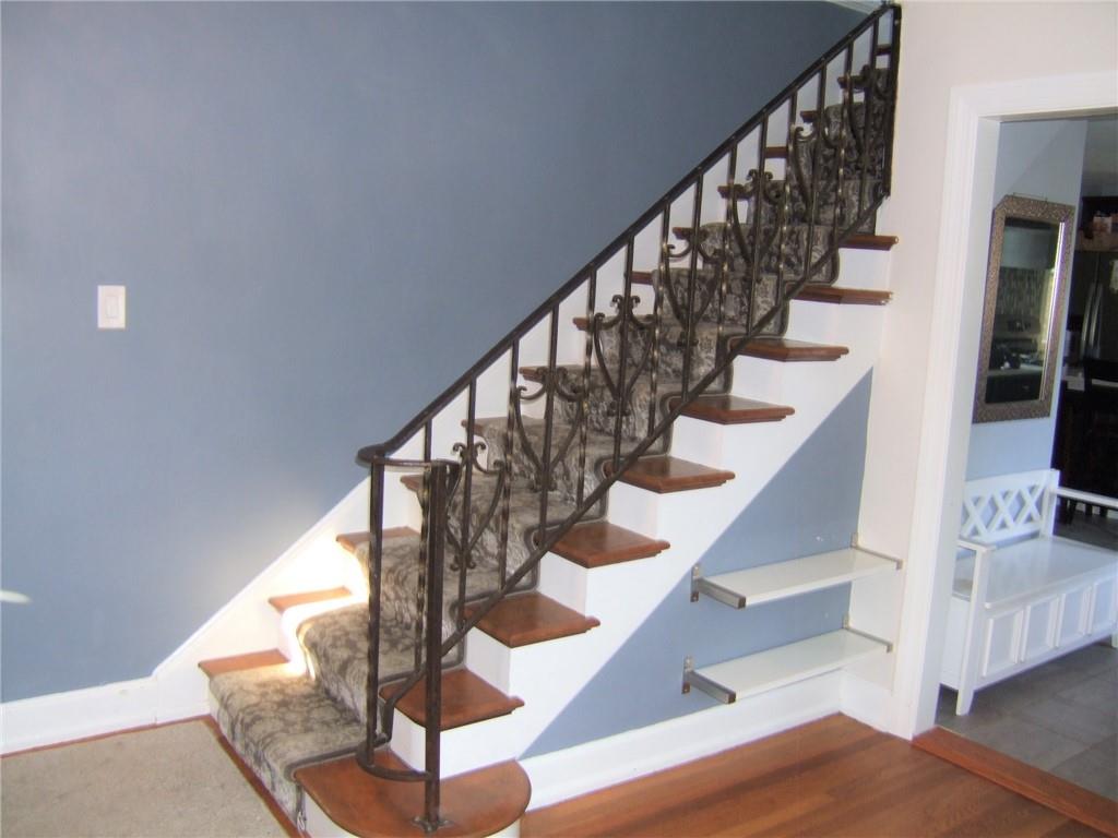 1439 Cliffview Road Pittsburgh, PA 15212 - Photo 10 of 20 Gallery Image 10