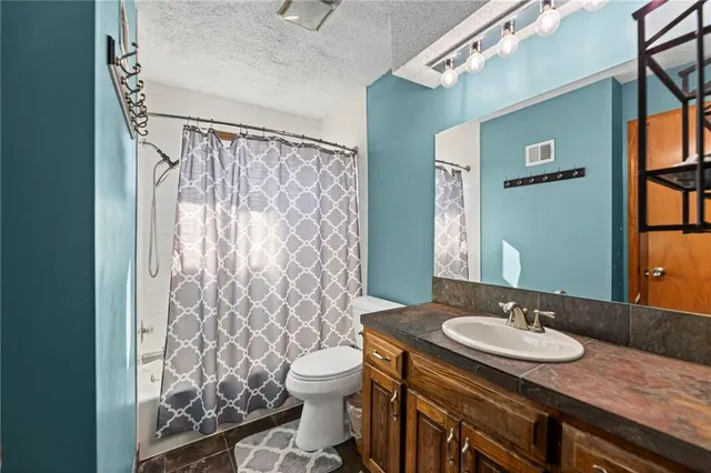 $350,000 | 20921 West 52nd Terrace, Shawnee, KS 66218