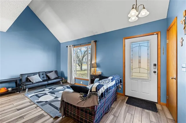 $350,000 | 20921 West 52nd Terrace, Shawnee, KS 66218