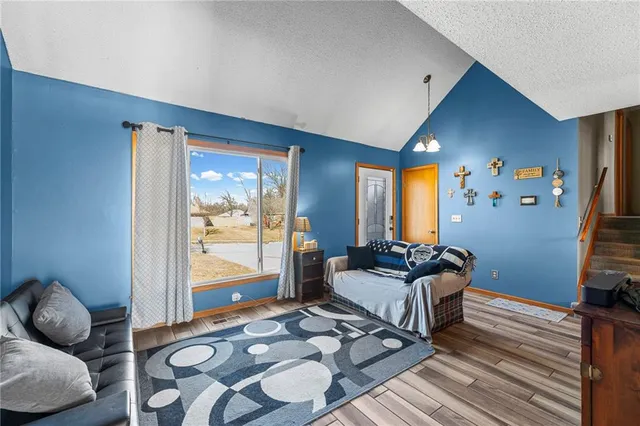 $350,000 | 20921 West 52nd Terrace, Shawnee, KS 66218